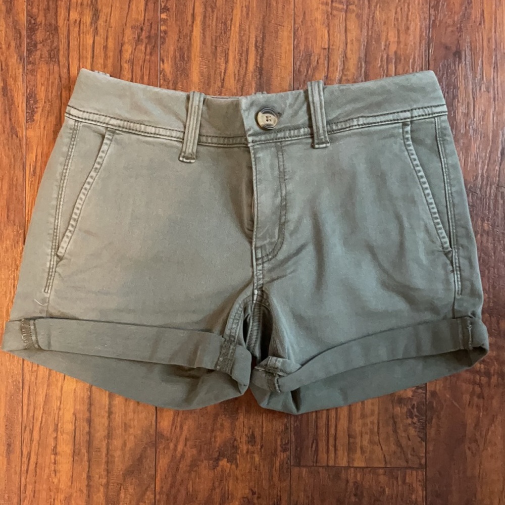 Brand New Without Tags American Eagle Olive Shorts - Picture 3 of 7